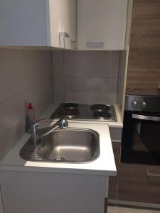 Single Room with Shower room in main Appartments