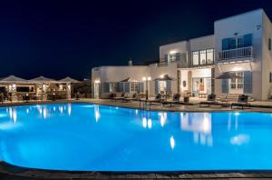 Capo Di Resort hotel, 
Mykonos, Greece.
The photo picture quality can be
variable. We apologize if the
quality is of an unacceptable
level.