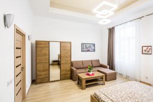 Площа Святого Теодора 13