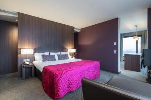 Junior Suite room in Van der Valk Airporthotel Düsseldorf