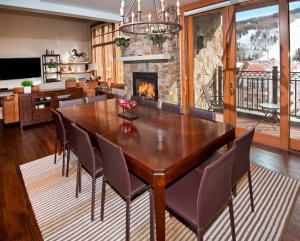 Four-Bedroom Apartment room in Landmark 4Br PentH 607