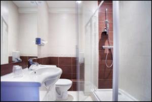 Hotels Hotel Le Berry Saint-Nazaire : photos des chambres
