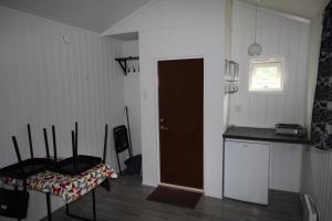 Economy Cottage with Shared Bathroom room in Bratland Camping