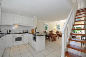 Glen Abbey Apartments On The Erinvale Golf And Country Estate