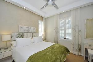 Glen Abbey Apartments On The Erinvale Golf And Country Estate