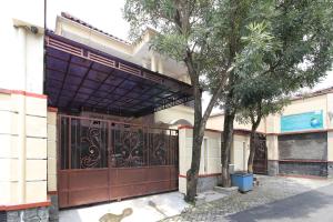 RedDoorz Plus near STIE YKPN