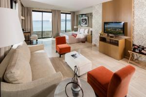 Hotels Hostellerie La Farandole : photos des chambres