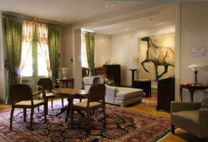 Hotels Relais Hotelier Douce France : photos des chambres