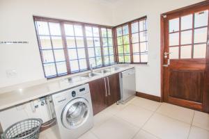 Hoyohoyo Hazyview View Villas