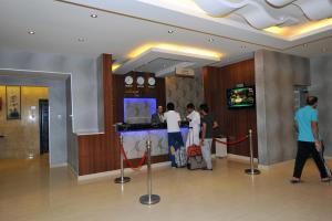 Al Janaderia Suites 7