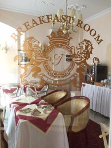 Villa Triana Adults Only