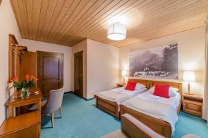 Triple Room room in Sichlański Dworek & SPA