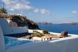 Neptune Luxury Suites Santorini Greece