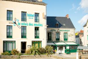 Hotels La Croix Verte - Le Relais des Moulins : photos des chambres