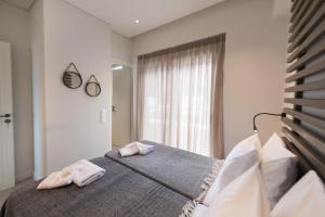 Deluxe suite with private pool and garden view