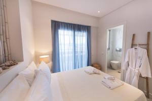 Deluxe suite with private pool and garden view