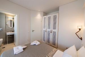 Deluxe suite with private pool and garden view