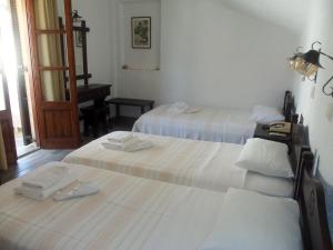 Triple Room with Mountain View