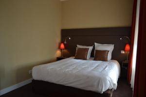 Hotels Le Saint-Jacques : photos des chambres