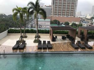Manila Bay Breeze Residences near MOA and NAIA