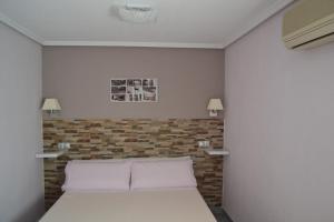 Large Double or Twin Room room in Hostal La Pilarica