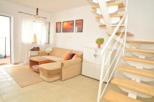 Apartment Yellow House 