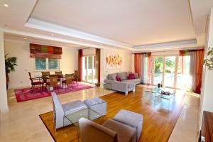 Villa Maelouance 92- Clever Details