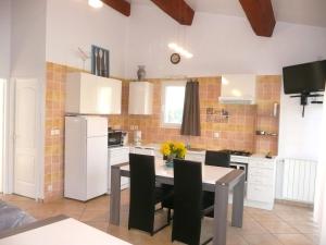 Maisons de vacances Villa la Soleiade 3Gites 2a4 pers au Lac de Saint-Cassien proximite Cannes Mandelieu la Napoule Frejus St Raphael : photos des chambres