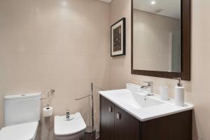 Flea Market Alfama House (PatioPoolACGarage)