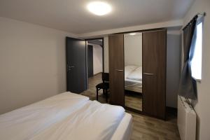 Maisons de vacances Gites Au Chateau Fleuri : photos des chambres