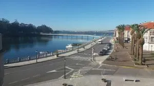 Apartamento en el paseo marítimo de Vilanova de Arousa a pie de playa - فيلانويفا دي أروسا