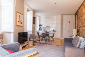 Alfama Baixa Spacious And Bright Apartment Blends the Historic and the Contemporary 2 Bedrs & 2 Bathrs AC 18th Century Building