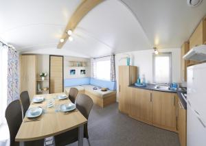 Campings Bungalow Vacances : photos des chambres