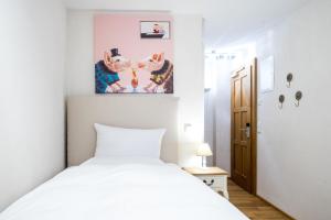 Single Room with Bathroom room in Hotel Rote19