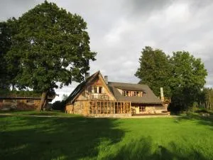 Metsatu Valge Elevandi puhkemaja - Kastolatsi