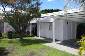 Fleur Cottage, 7 Willow Street - Crescent Head