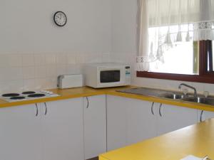 Rocky Beach Cottage 26 Pacific Drive