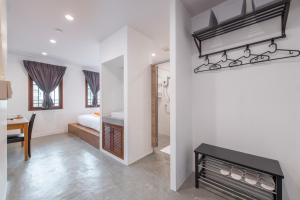 Tiny Taladnoi Hostel