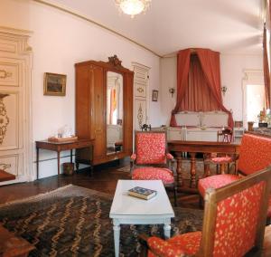 Maisons d'hotes Chateau de la Chapelle des Bois : Suite - Non remboursable