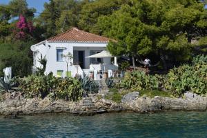 Grand Bleu Apartments & Villas Argolida Greece