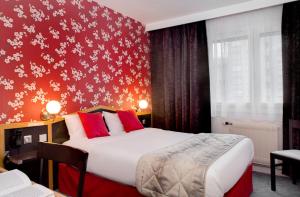 Hotels Logis Hotel du Midi - Saint Etienne Sud : photos des chambres