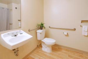 Studio with 2 Double Beds - Non-Smoking room in Extended Stay America Suites - Cincinnati - Blue Ash - Kenwood Road