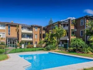 Bay Park Gardens 30 1 Warlters Street - Comboyne
