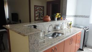 Prainha Lindo Apto com 02 quartos e 02 vagas de garagem