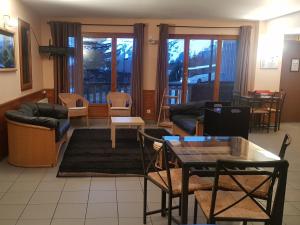 Appart'hotels Residence Goelia Les Chalets de Super-Besse : photos des chambres