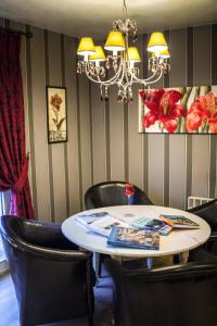 Hotels The Originals City, Le Cottage Hotel, Bruay-la-Buissiere (Inter-Hotel) : photos des chambres