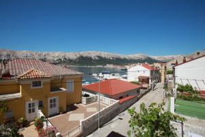 Apartment Mario with Terrace and Sea View