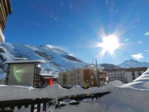 Twin Room with Terrace room in Hotel Le Cairn