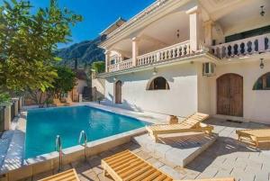 4 stern ferienhaus Villa Splendour Kotor Montenegro