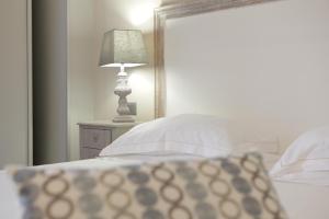 Deluxe Single Room with Balcony and Sea View room in Best Western Maison B Hotel